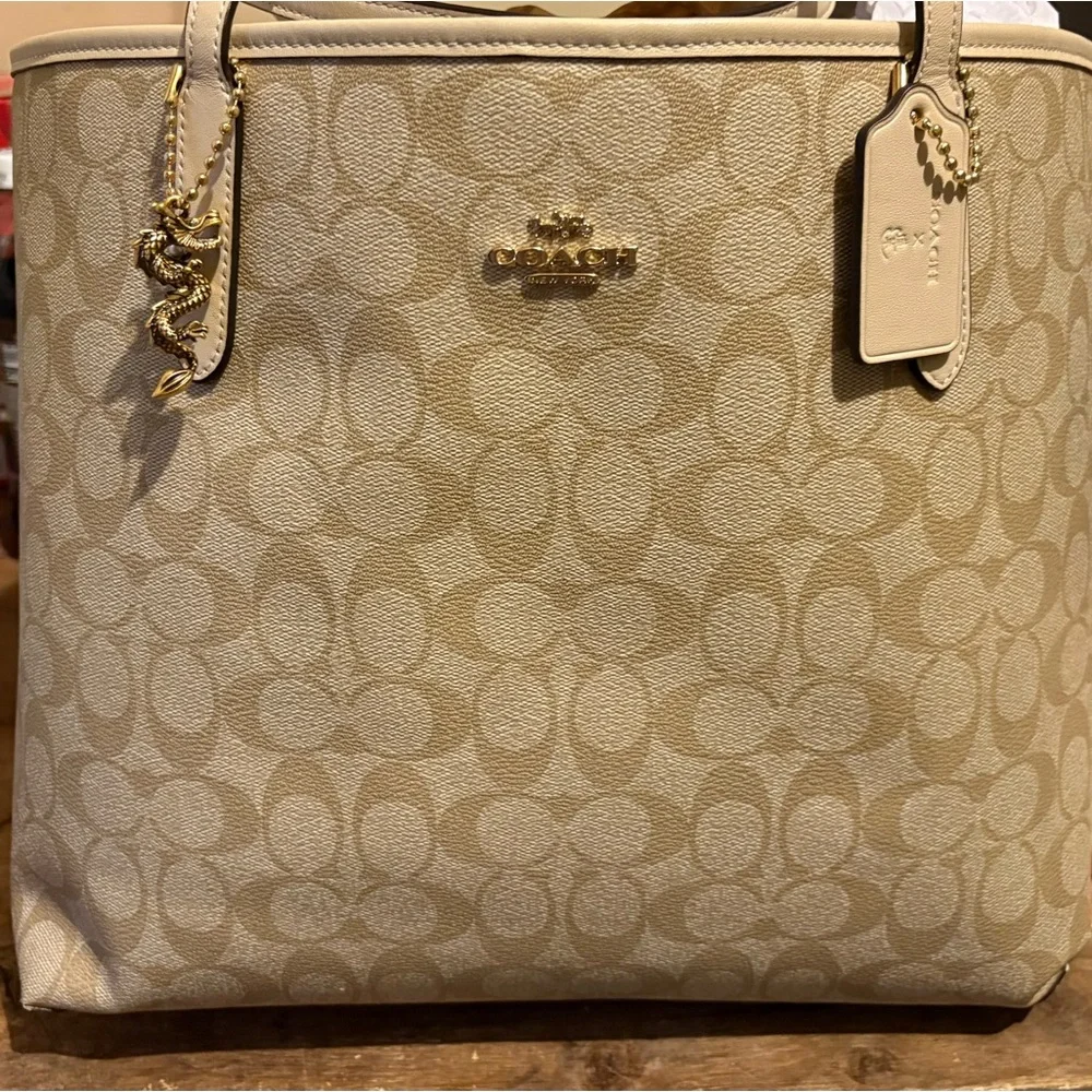 Coach Lunar New Year of the Dragon Tote *Hard to Find* Limited Edition - Picture 5 of 13